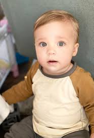 Looking for someone who can do family pictures in may