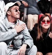 Emmanuel gazmey santiago) get along?. Bad Bunny Girlfriend Gabriela Berlingeri Instagram Age Birthday Wiki Bio Bunny Wallpaper Bad Bunny Pictures