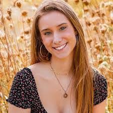 Jane Pascarella's Instagram, Twitter & Facebook