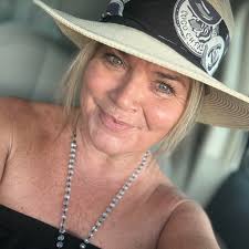 Can anyone recommend a jeweler to turn an old engagement ring into a  pendant and earrings?