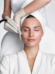 Sanfte Hautverjüngung mit Mikrodermabrasion