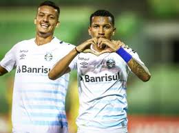 Usem nos seus sites/páginas porque na próxima edição voltará ao modelo de revista e imagem. Gremio Chega A 60 Gols Na Temporada E Afina Opcoes Em Teste Do Ataque