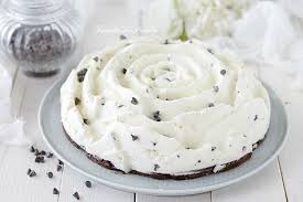 Cheesecake Alla Stracciatella La Torta Fresca Al Sapore Di Stracciatella E Che Si Conserva Nel Frigorifero Dolce E Irresistibile Torte Fresche Torte Dolci