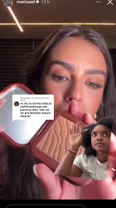 Respondendo a @anne Ela disse que em fototipos mais escuros o bronzer não  funcionaria, mas traria uma leve cintilância. Acredito que alguns produtos  foram pensados para pessoas de pele negra, mas o ...