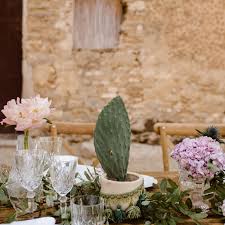 Gorgeous artificial bridal bouquets are 50% cheaper than fresh flowers and last forever. 20 Brilliantly Simple Wedding Centerpieces
