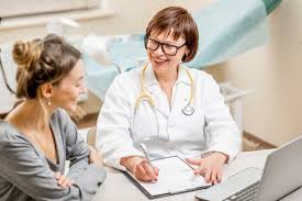 You should preferably have your first appointment before you complete 10 weeks.by 10 weeks, the doctor will be able to detect your baby's heartbeat, determine how many embryos there are and see whether the embryo is implanted properly in your womb. Choosing A Doctor During Pregnancy Familyeducation