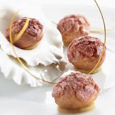 Lenotre Choux Craqueles Rose Et Croquants Parfum De Vanille Www Lenotre Com Gastronomie Lenotre Traiteur