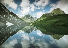 Het landschap en de natuur. Duurzaam Reizen Naar Zwitserland Mountainreporters