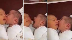 Surat maryam sering dianjurkan untuk ibu hamil yang berikhtiar agar memiliki anak perempuan yang sholehah, dengan membaca surat maryam. 7 Amalan Yang Dibaca Saat Bayi Baru Lahir Utamakan Sang Ayah Yang Melakukannya Tribun Pekanbaru