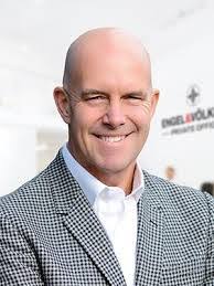 Donna Urbanek's Instagram, Twitter & Facebook