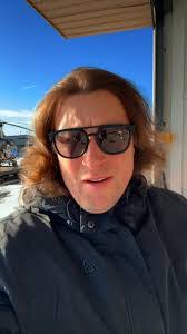 Kim Hutt's Instagram, Twitter & Facebook