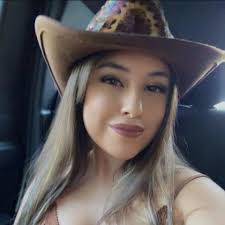 Angelina Minor's Instagram, Twitter & Facebook