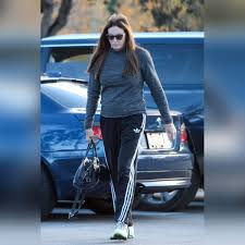 Someone would say all that botox, cosmetic surgeries have made all this possible and yes, you are right, but let's say that caitlyn looks good. Makeup Free Caitlyn Jenner Looks Downcast As She Picks Up Coffee