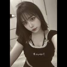 每周都会吃一次❗️贼过瘾❗️减脂期放肆吃今天分享我超级爱的韩式部队火锅！🍲 味道秒杀外面店里的～ 喜欢吃什么就放进去煮煮，味道一级棒！👍  聚会的时候必须安排上！ 咕噜咕噜……😋越吃越香……