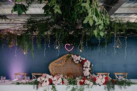 Photographer sabrina klomp definitely felt a creative impulse to channel the famous couple in this. Baz Luhrmann S Modern Take On Romeo And Juliet Inspired This Australian Wedding Green Wedding Shoes