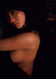 アイドル・女子アナ画像☆吟じます 小倉優香、おっぱいの中央部の乳首と乳輪が透けて見えるイヤらしい乳房