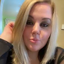 Laura Sutton (@2greeneyes87)