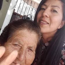 Estudié una carrera universitaria que no ejerzo , si bien en el campo  laboral es importante para muchas empresas el título, quizá tu pasión no  está en una carrera universitaria, sino en