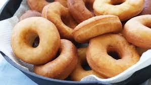 Lalu, apa jadinya jika donat ini memiliki perpaduan rasa lain pada adonannya. Resep Donat Pisang Empuk Enak Rendah Kalori Pengganti Telur Lifestyle Fimela Com
