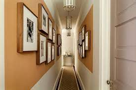 Magari per ottimizzare lo spazio e renderlo anche gradevole alla vista? Corridoio Lungo E Stretto Come Farlo Sembrare Piu Grande