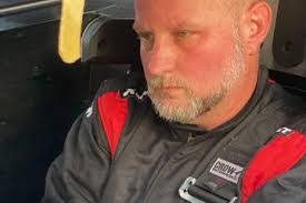 Del Powell's Instagram, Twitter & Facebook