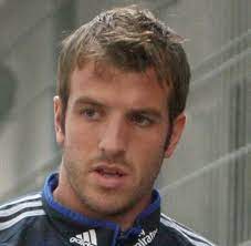 Van der vaart hatte in den vergangenen tagen alles versucht, um doch noch vor schließung des transfermarktes am 31. Hamburger Sv Van Der Vaart Posiert Mit Trikot Von Valencia Welt