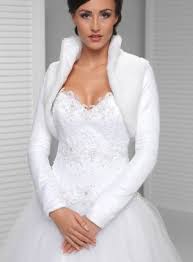 Découvrez notre collection de boléros au meilleur prix. Bolero Veste Pour Mariage D Hiver Blanche Ou Ivoire