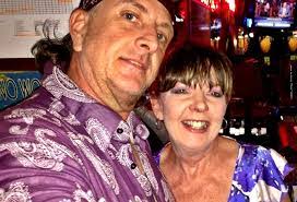 Suzanne Huse's Instagram, Twitter & Facebook