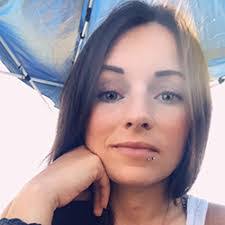 Kayla Giles's Instagram, Twitter & Facebook