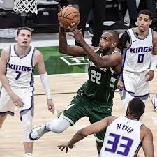 Donte divincenzo, jrue holiday, brook lopez and khris middleton will all play tonight. Khris Middleton Wife