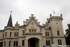 A vár a kanizsai család tulajdonában állt, melynek férfi ága éppen kihalt. Kastelyok Com Nadasdladany Nadasdy Kastely 2020 Facebook