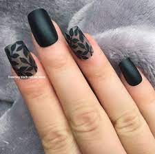 Use tipos de revestimientos contrastantes en lugar de colores contrastantes. 20 Simple Black Nail Art Design Ideas Nail Disenos De Unas Negras Unas Negras Disenos De Unas Mate
