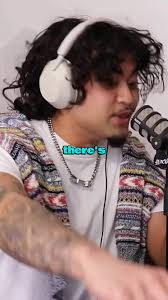 Sandy and Squidward Mandela Effects: Oxygen Backpack and Hat Scene