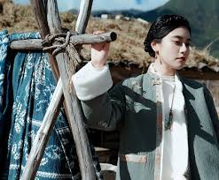 Chinese retro Tibetan clothing ...