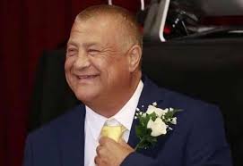 Family of Medway man who survived eight heart attacks and suffered major  organ failure wants to give back to St Thomas Hospital in London