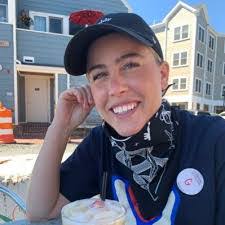 Nina Mclaughlin's Instagram, Twitter & Facebook