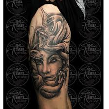 The Hermit 🎃✨ . . . #blackworkers_tattoo #eternalink #tarotcard  #gothictattoo #bats #skeletontattoo #btattooing #tttpublishing  #blacktattoomag #skinartusa #artesobscurae #blackworkers #blacktattooart  #blacktattooing #onlyblackwork