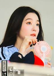 裴珠泫棒球风采：颜值与力量并存，挑战性别界限_棒球_什么值得买