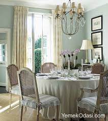 Yerlerde oturan ve saraya mensup afrika kökenli bir erkekle kızılderili kökenli bir kadından doğma çocuklara verilen isim. Fransiz Stili Yemek Odalari Yemek Odasi