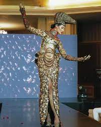 See more of miss universe 2021 live stream contestants/candidates on facebook. Miss Universe Indonesia Ayu Maulida Putri Reveals Komodo Dragon Themed National Costume
