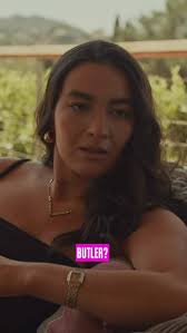 Mixing sweet and sincere with comedy is the secret to a good sitcom (say  that 3x fast). After all, good times require bad times to be special. ❤️📺  EP: Cleo Selander @cleo.selander