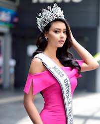 Did amanda obdam copy catriona gray's gown? Miss Universe Thailand 2020 S Barbie Pink Ootds