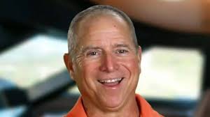 I've started to watch Below deck sailing yacht from start again, I missing  Captain Glen, Daisy, Gary, Colin and crew really missing it. My favourite  😍 episode is where the "Dock hit