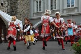 Kromě zábavného programu a náboženské pouti se můžou. Domazlice O Vikendu Ovladnou Chodske Slavnosti Policie Je Pripravena Blog Plzen