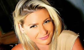 إطلالة الممثلة اللبنانية باميلا الكيك في برنامج الإعلامي هشام حداد عبر قناة لنا السورية ودفاعها عن الممثلين السوريين التي ذكرتهم. Ø¨Ø§Ù…ÙŠÙ„Ø§ Ø§Ù„ÙƒÙŠÙƒ ØªØ³ØªØ¹ÙŠØ¯ Ø°ÙƒØ±ÙŠØ§Øª Ø·ÙÙˆÙ„ØªÙ‡Ø§ Ù…Ø¹ Ø¯Ø±ÙŠØ¯ Ù„Ø­Ø§Ù… Ø§Ù„Ø±Ø§Ù‚ÙŠØ©