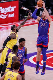 Blake griffin has been waived by the detroit pistons and has agreed to a buyout. How Detroit Pistons Blake Griffin Can Turn Troubling Season Around