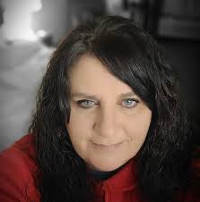 Who can cut curly hair in Kern River Valley?