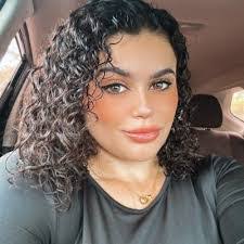 Lisa Quisenberry's Instagram, Twitter & Facebook