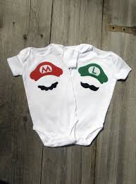 Luigi Video Game Baby Clothes Super Mario Brothers Nintendo Onesie 18 00 Via Etsy Para Los Primos Nerdy Baby Geeky Baby Nerdy Baby Clothes