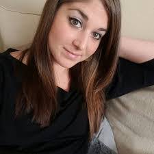 Amanda Laipple's Instagram, Twitter & Facebook